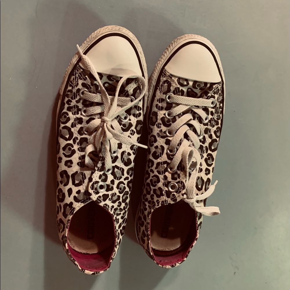 White leopard converse size 9 womens
